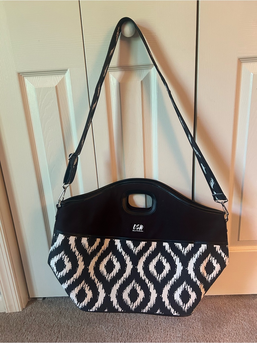 NWOT, DSW Black and White Patterned Cooler Tote Bag